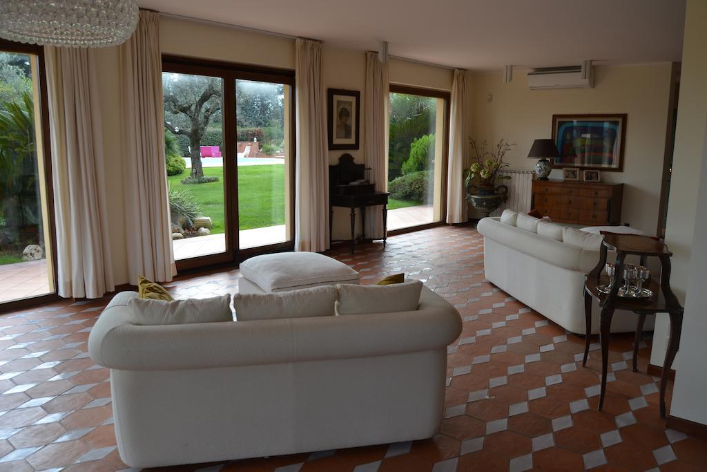 Villa Zagara Luxury Bed And Breakfast ペスカーラ エクステリア 写真