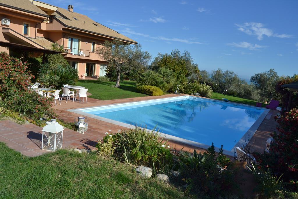 Villa Zagara Luxury Bed And Breakfast ペスカーラ エクステリア 写真